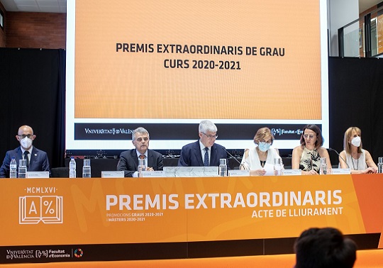 Entregados los Premios Extraordinarios y Mejores Expedientes de Grado y Másteres de la Facultat d’Economia
